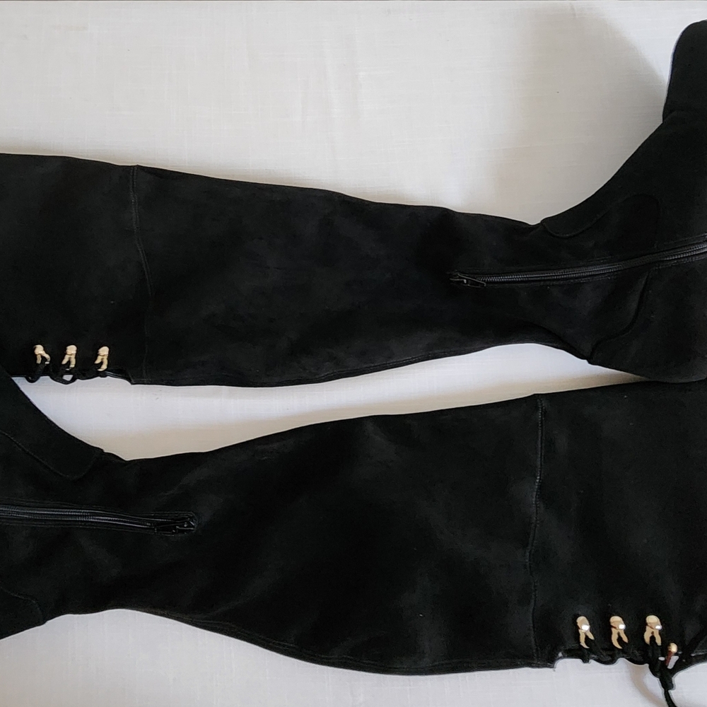 Ivanka Trump, black soft suede over the knee boots.  Sz 8.5 with gold accents. - Picture 3 of 8